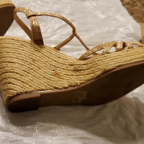 Sparkly Gold Wedges Size 9 - Picture 7 of 8